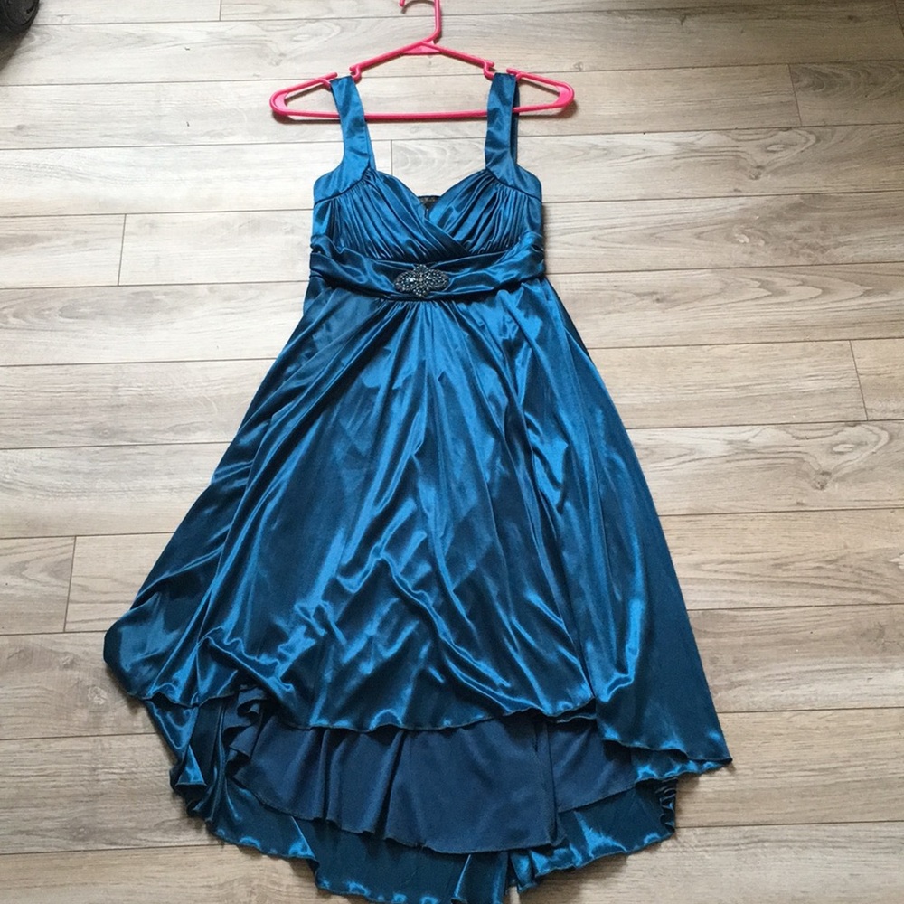 Hi low semi formal dress😆❤️